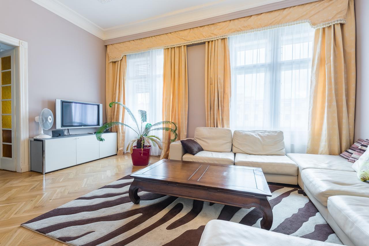 Wenceslas Square Apartment Prague Extérieur photo